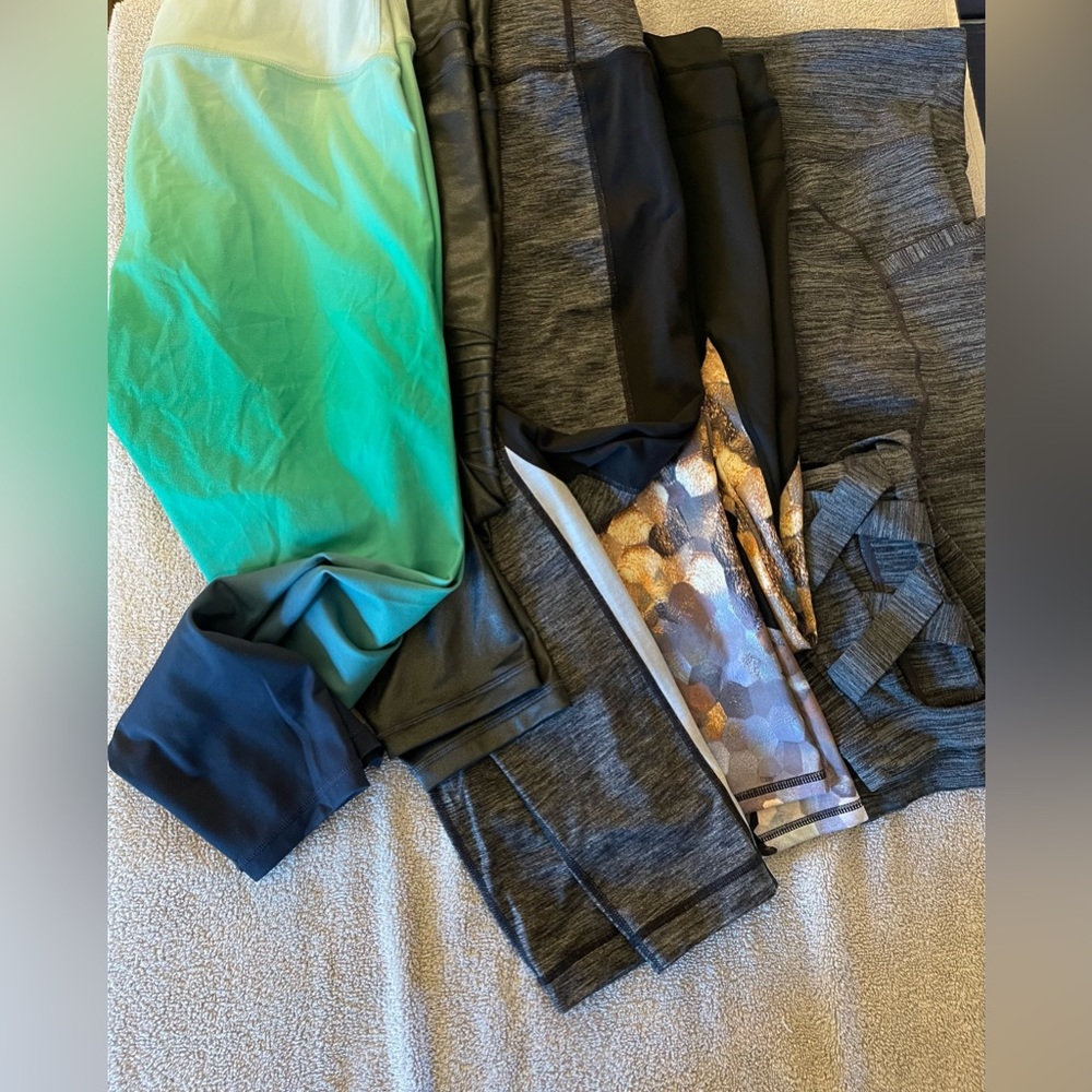 Set of 5 Athleta Leggings!